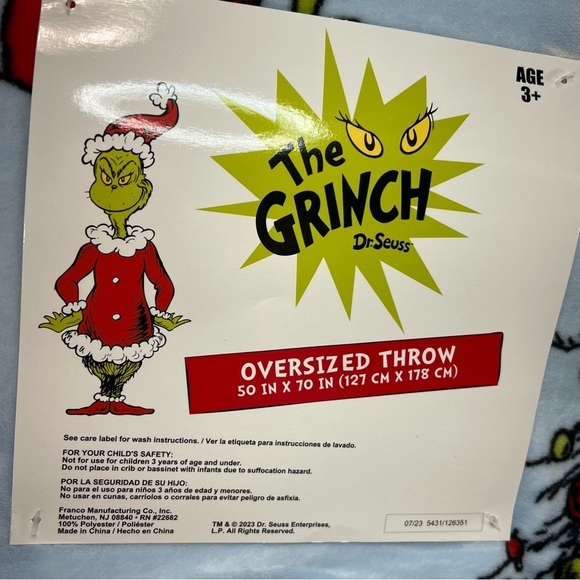 How The Grinch Stole Christmas Oversized VIRAL Throw Blanket - Baby Blue Color - Picture 2 of 10
